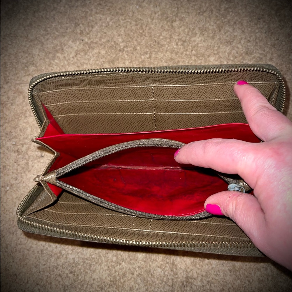 Dooney & Bourke wallet - Picture 2 of 4